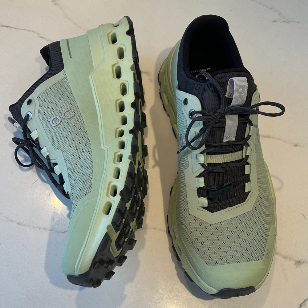 LIKE NEW On Cloud Cloudultra Women's Shoes - Vine/Meadow